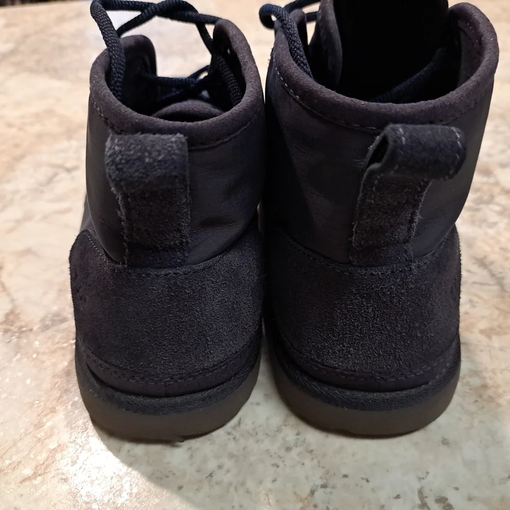 UGG Neumel Canvas Size 10 Dark Navy Chukka Style EUC